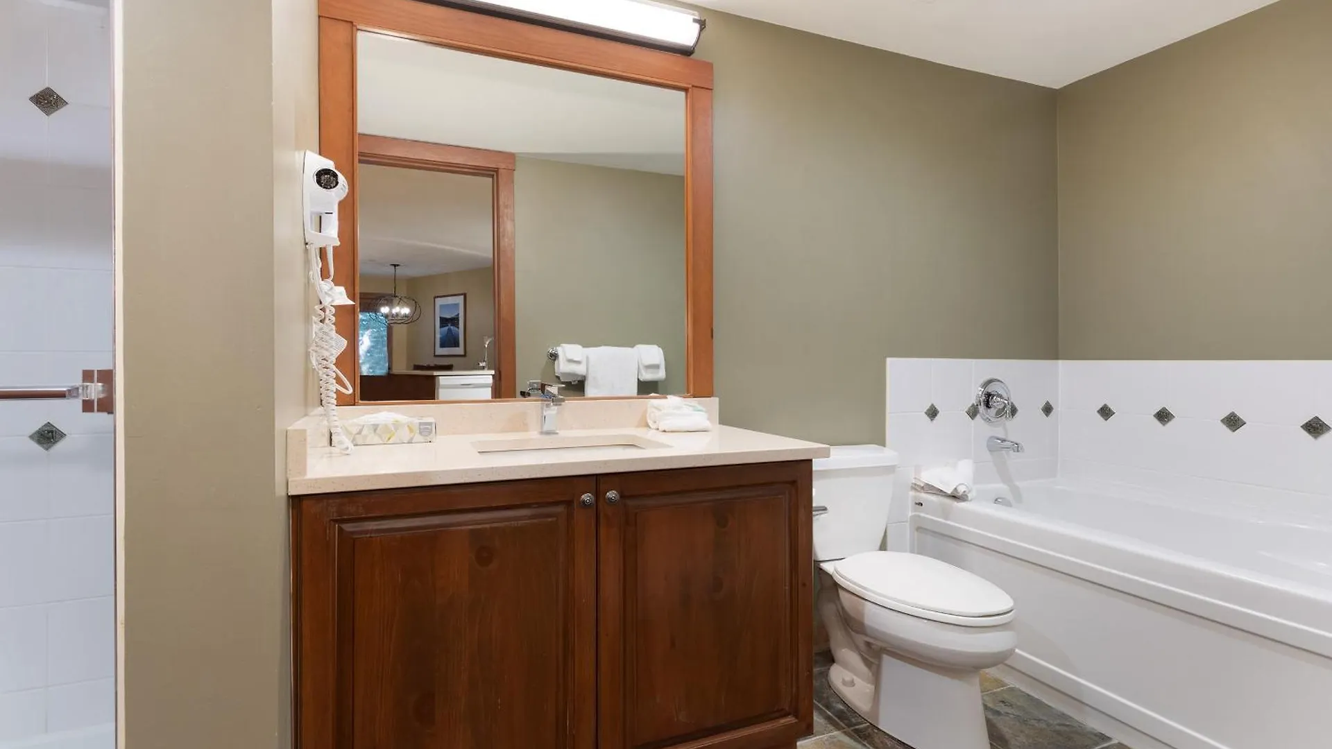 Horstman House By Whistler Premier Apartment