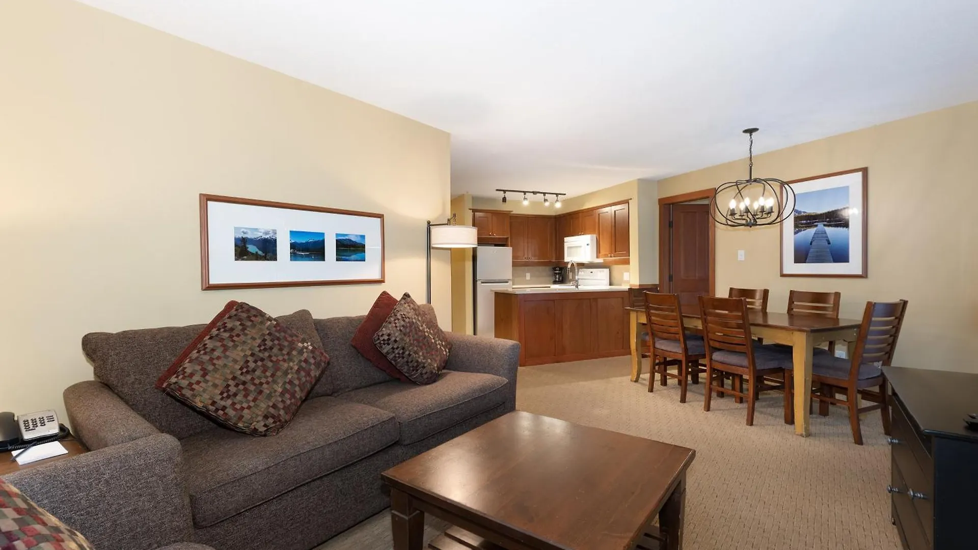 Horstman House By Whistler Premier Apartment