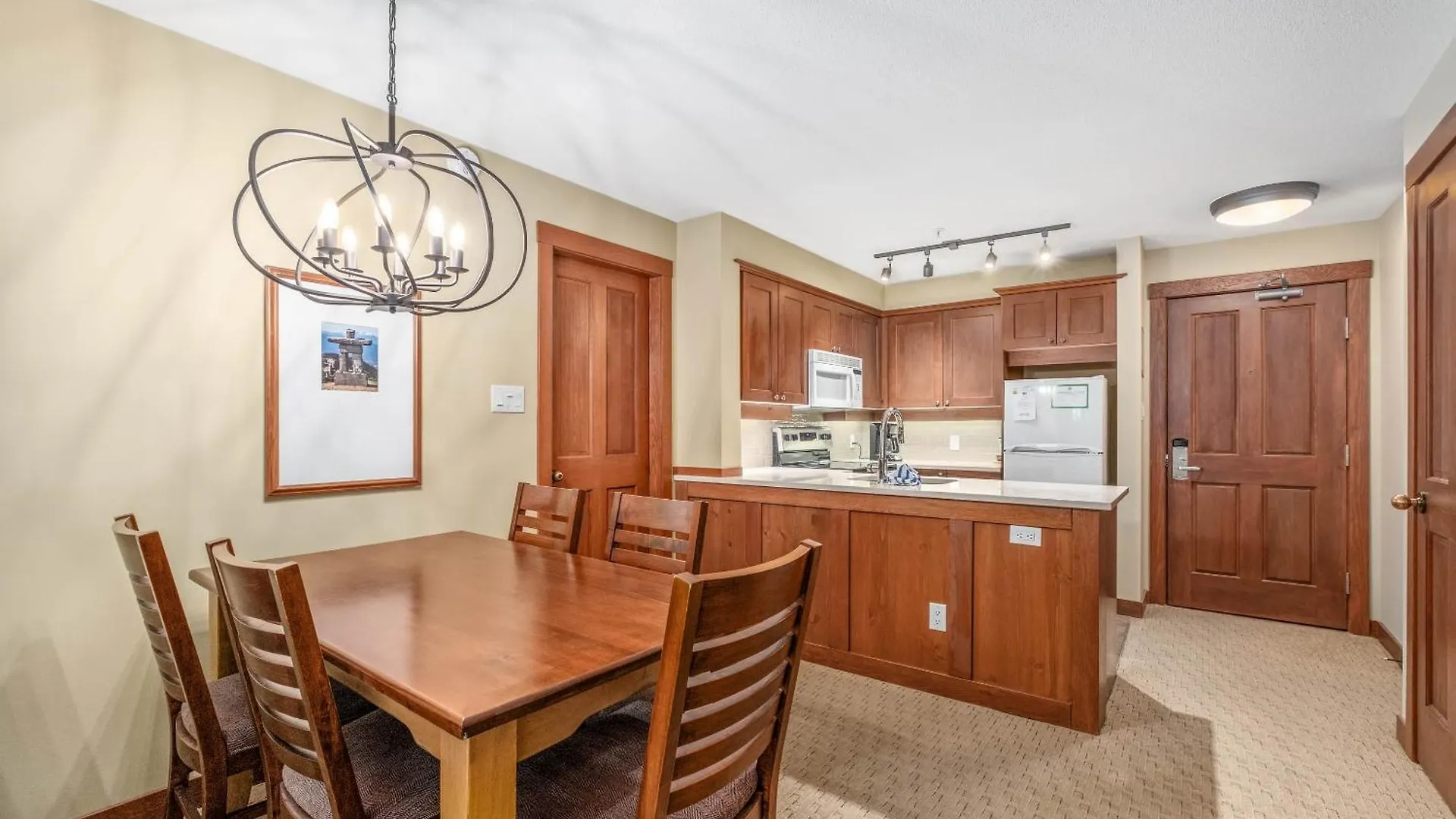 Horstman House By Whistler Premier Apartment
