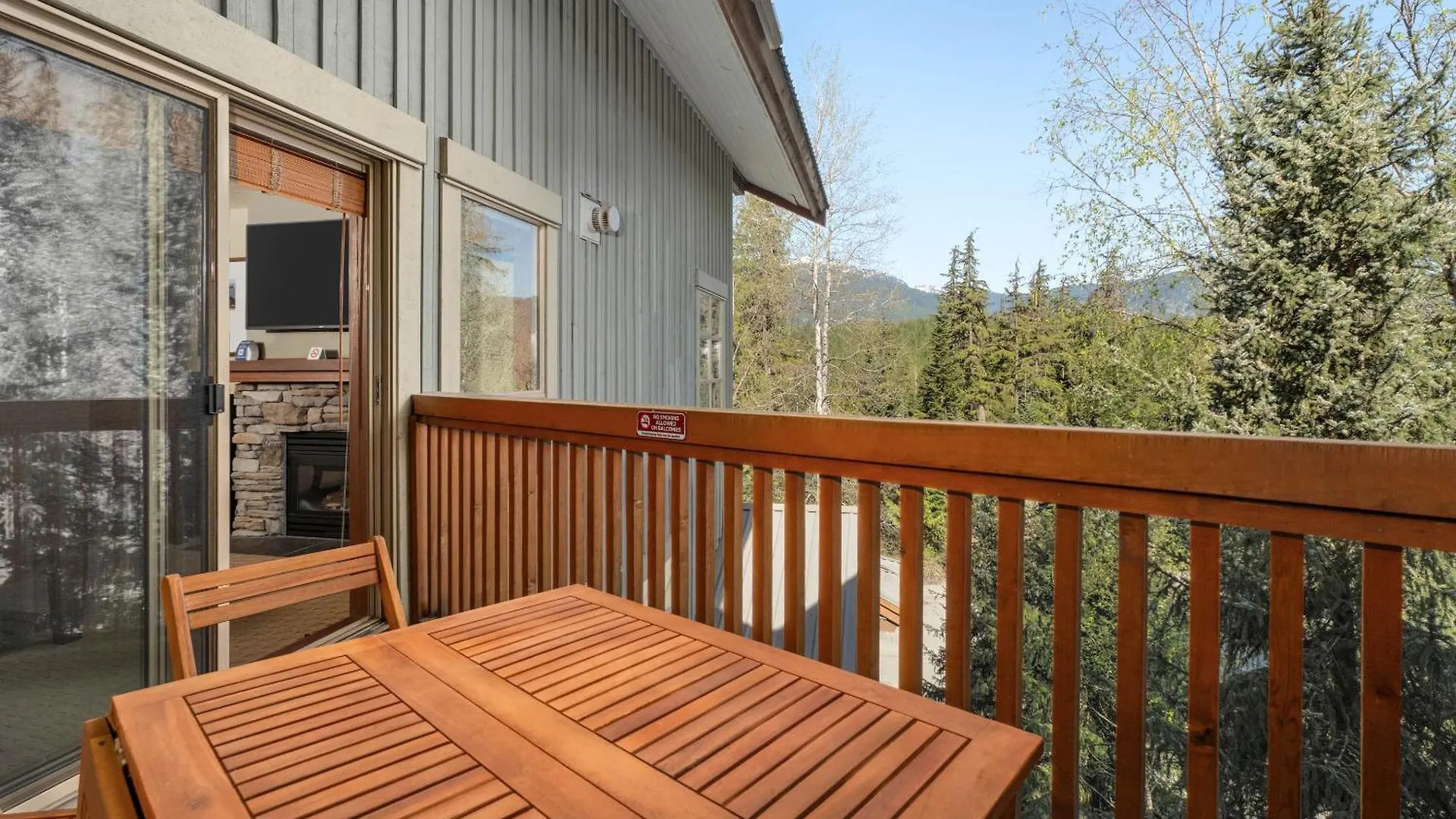 Horstman House By Whistler Premier Apartment Canada