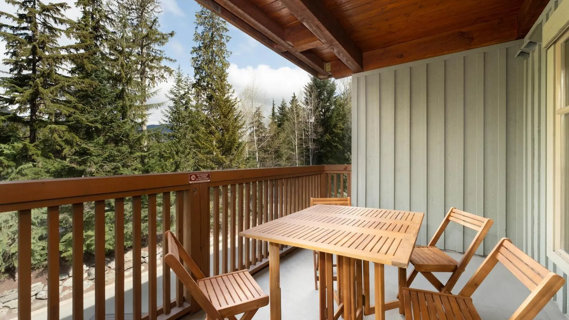 Horstman House By Whistler Premier Apartment Canada