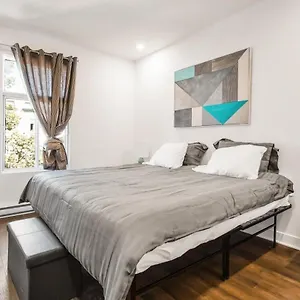 m11-luxury-1br-sofa-bed-in-the-heart-of-plateaumile-end.hotels-in-montreal.org/